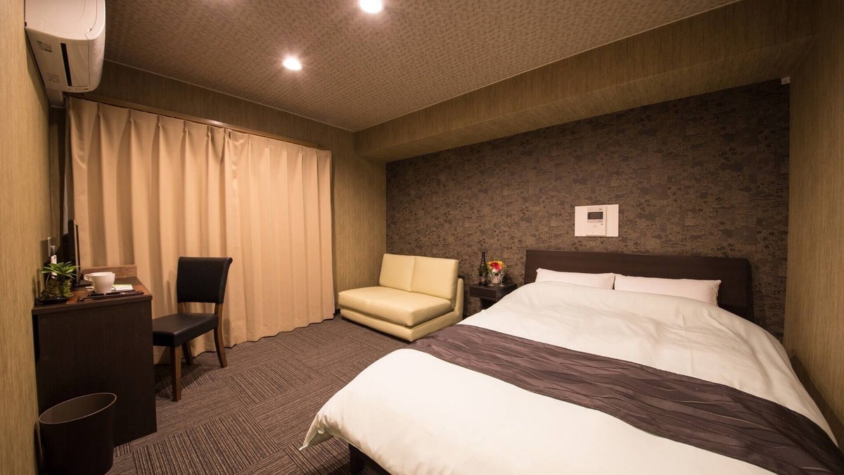 Uehonmachi Hotel | Double room with extra bed/Osaka city Ōsaka