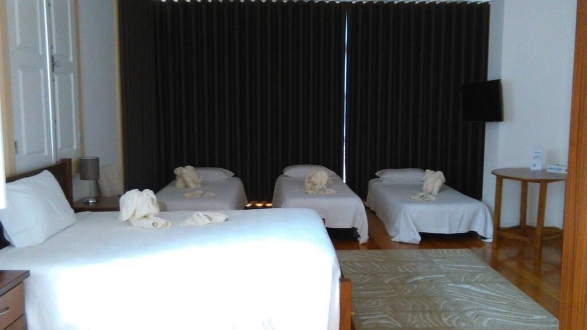 Armamar House | Double Room with Extra Bed