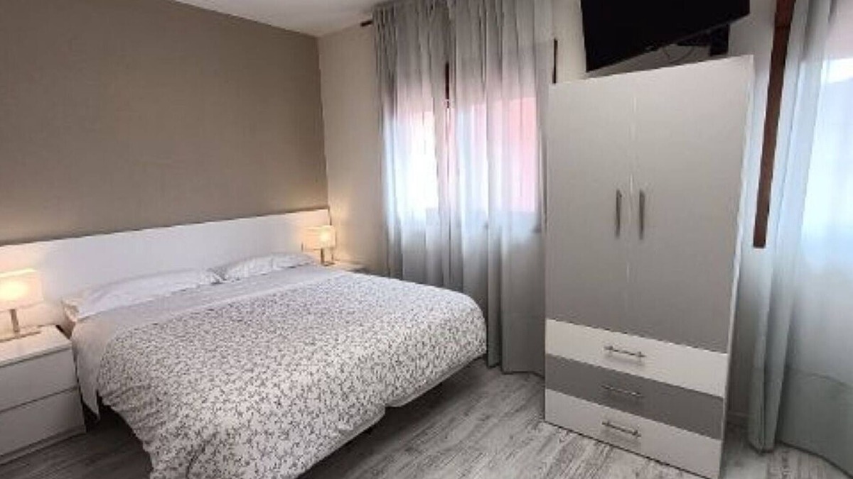 Munebrega Apartment | Double room with hydromassage bathtub 90