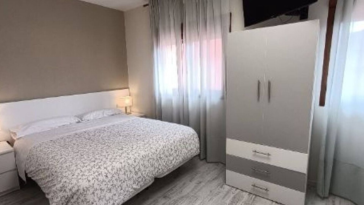 Munebrega Apartment | Double room with hydromassage bathtub 80