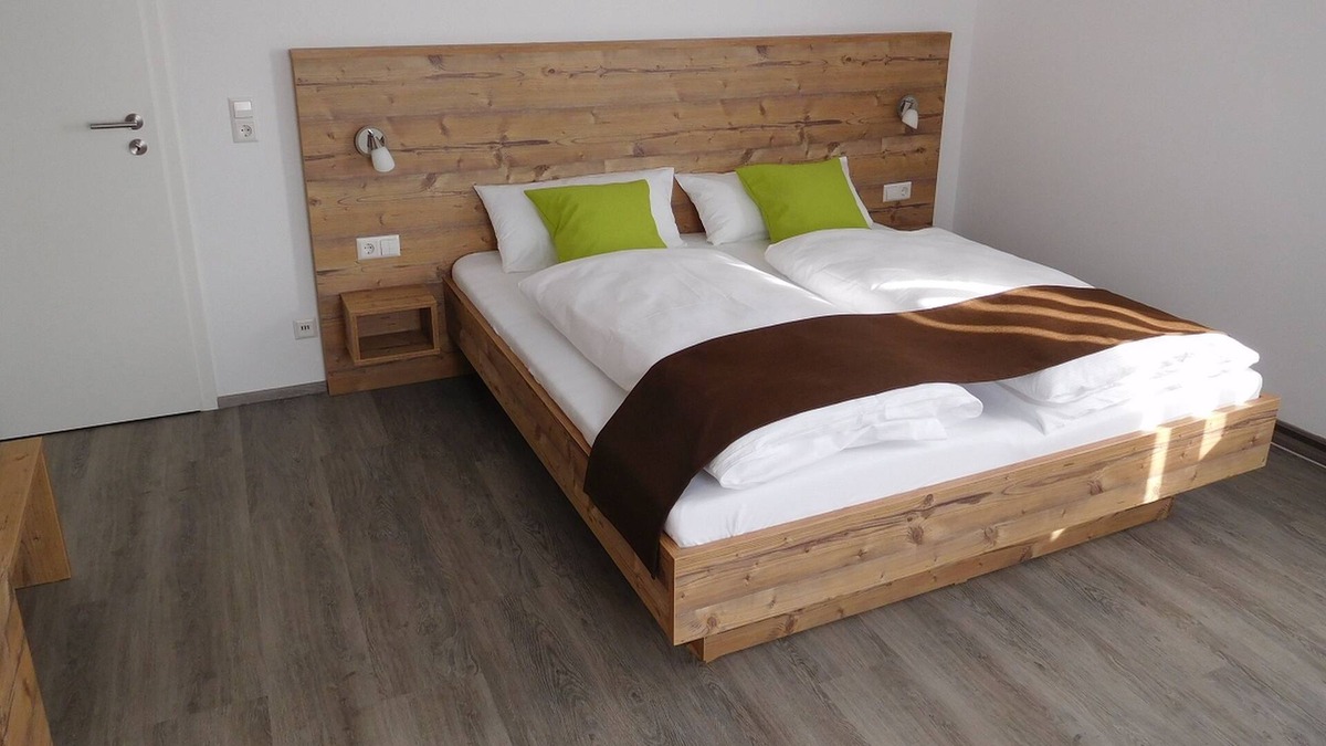 Calw Apartment | Double room with private bathroom, max. 2 people