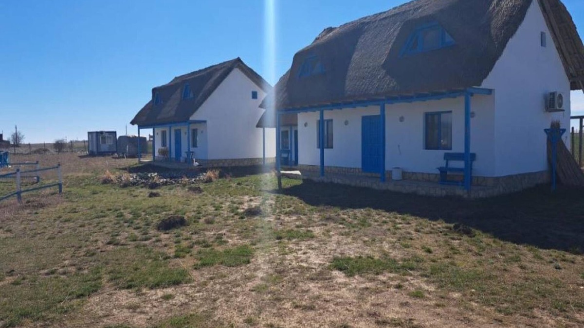Corbu Villa | Double Room With Private Bathroom at CORBU ACCOMMODATIONn