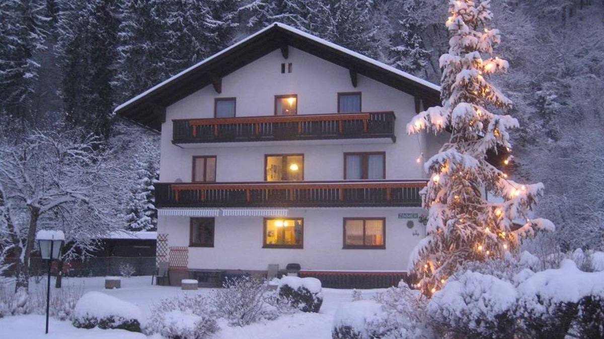 Maitschern Apartment | Double room with shower, WC - Haus Moser