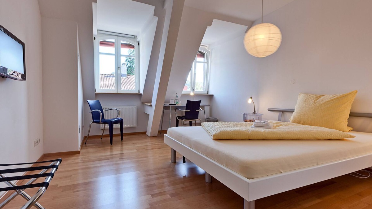 Loerrach Apartment | Double room with shower and WC