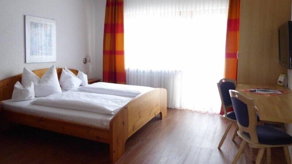 Schlat Apartment | Double room with shower/toilet