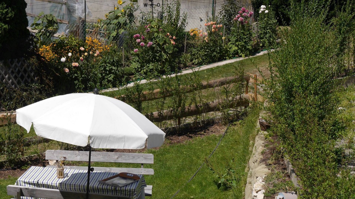 Neufrach Apartment | Double room with WC and shower (top floor)