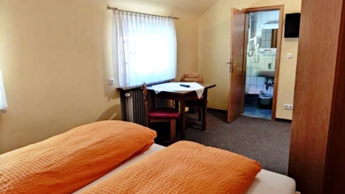 Beerfelden Cottage | Double room without balcony 07 - Gasthaus Zum Pälterwald
