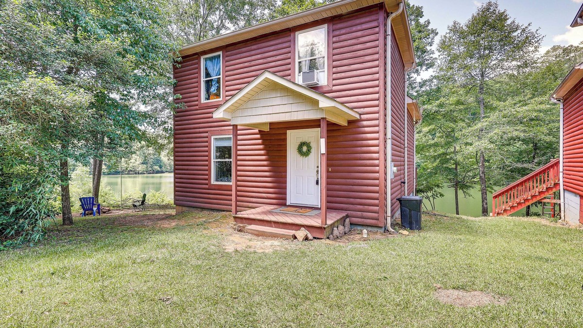 Double Springs Cabin | Double Springs Cabin Stay w/Deck + Shared Dock!
