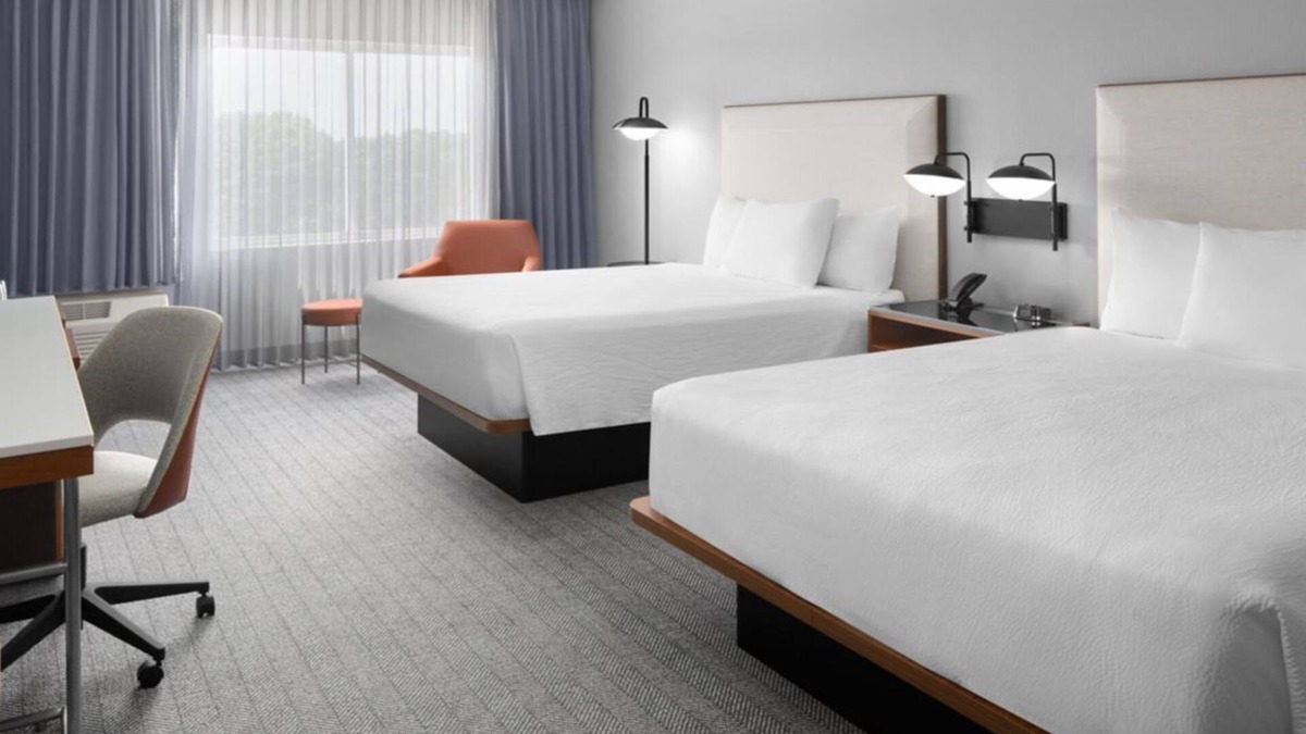 Oldsmar Hotel | Double the Comfort! 2 Units with Pool Access & Close to Tampa Bay Downs