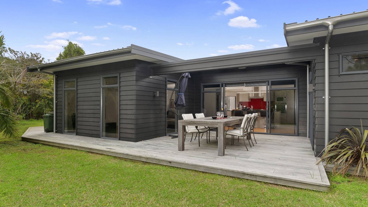 Matapouri House | Double Tuna - Matapouri Holiday Home