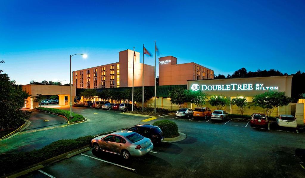 Linthicum Heights Hotel | DoubleTree by Hilton Baltimore - BWI Airport