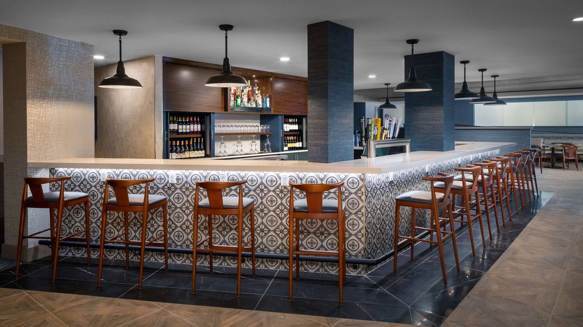 Thurston Hotel | DoubleTree by Hilton Ann Arbor North