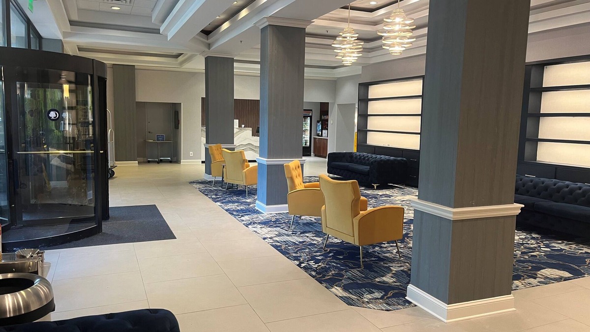 Pikesville Hotel | DoubleTree by Hilton Baltimore North - Pikesville