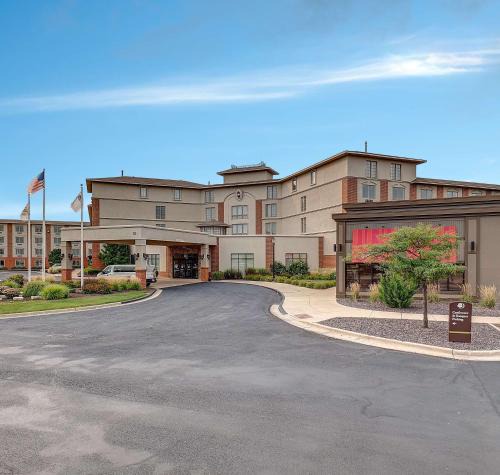 Bloomington Hotel | DoubleTree by Hilton Bloomington