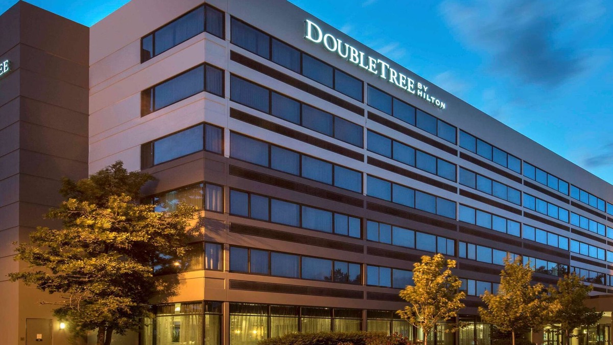Schaumburg Hotel | DoubleTree by Hilton Chicago Schaumburg