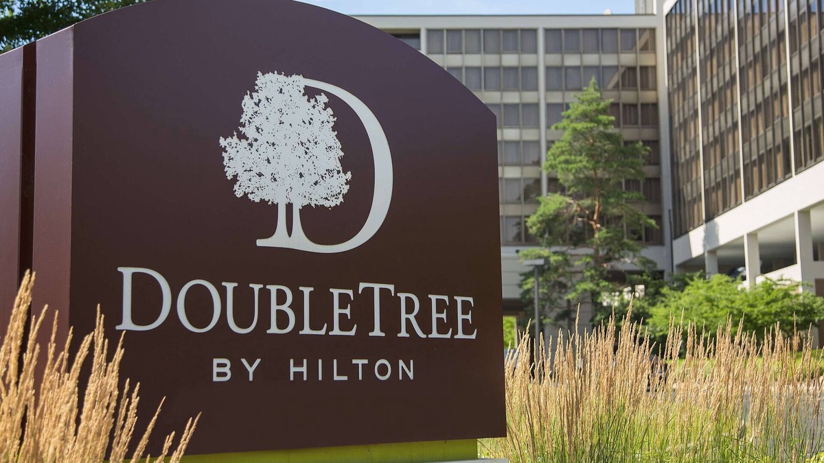 Oak Brook Hotel | DoubleTree by Hilton Chicago - Oak Brook