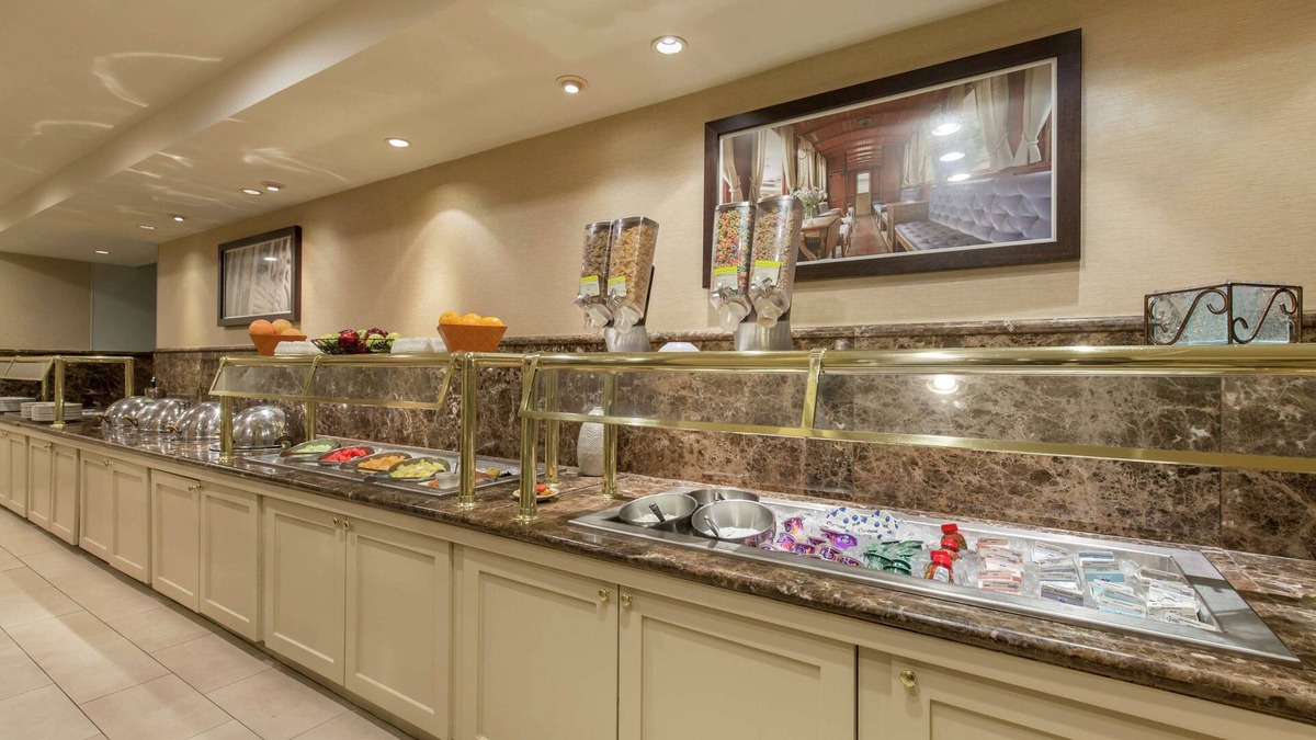 Downtown Wilmington Hotel | DoubleTree by Hilton Downtown Wilmington - Legal District