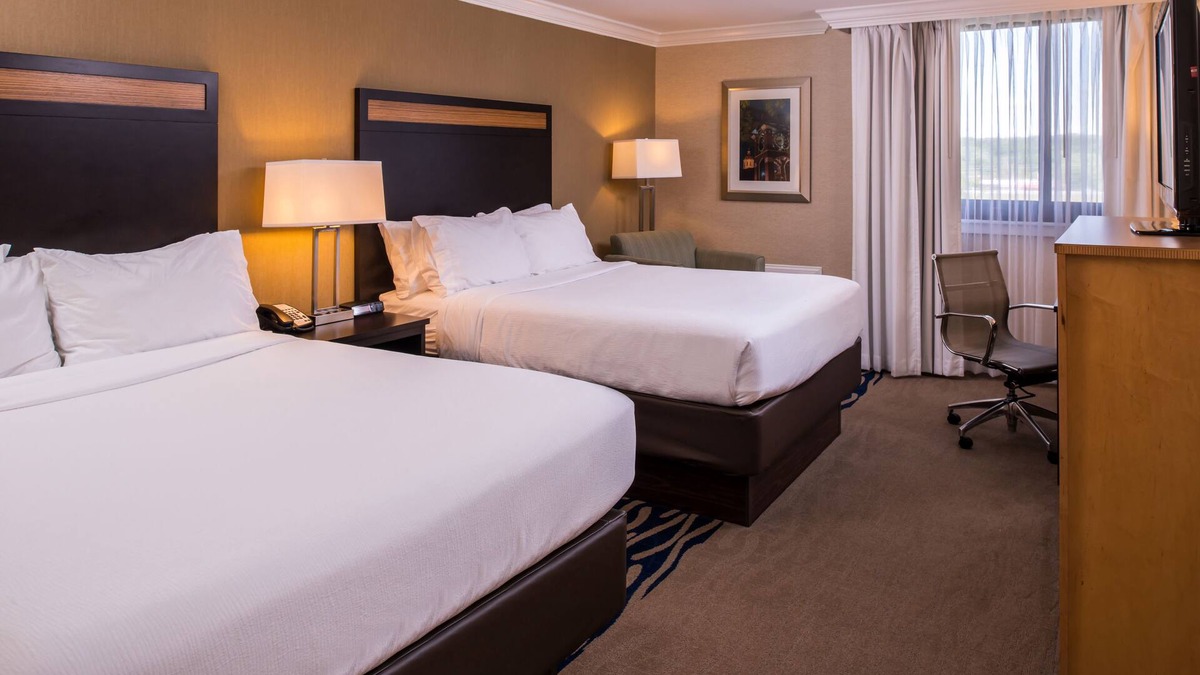 Concord Hotel | DoubleTree by Hilton Downtown Concord