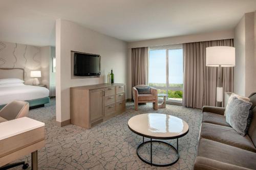 Skokie Hotel | DoubleTree by Hilton Hotel and Conference Center Chicago North Shore