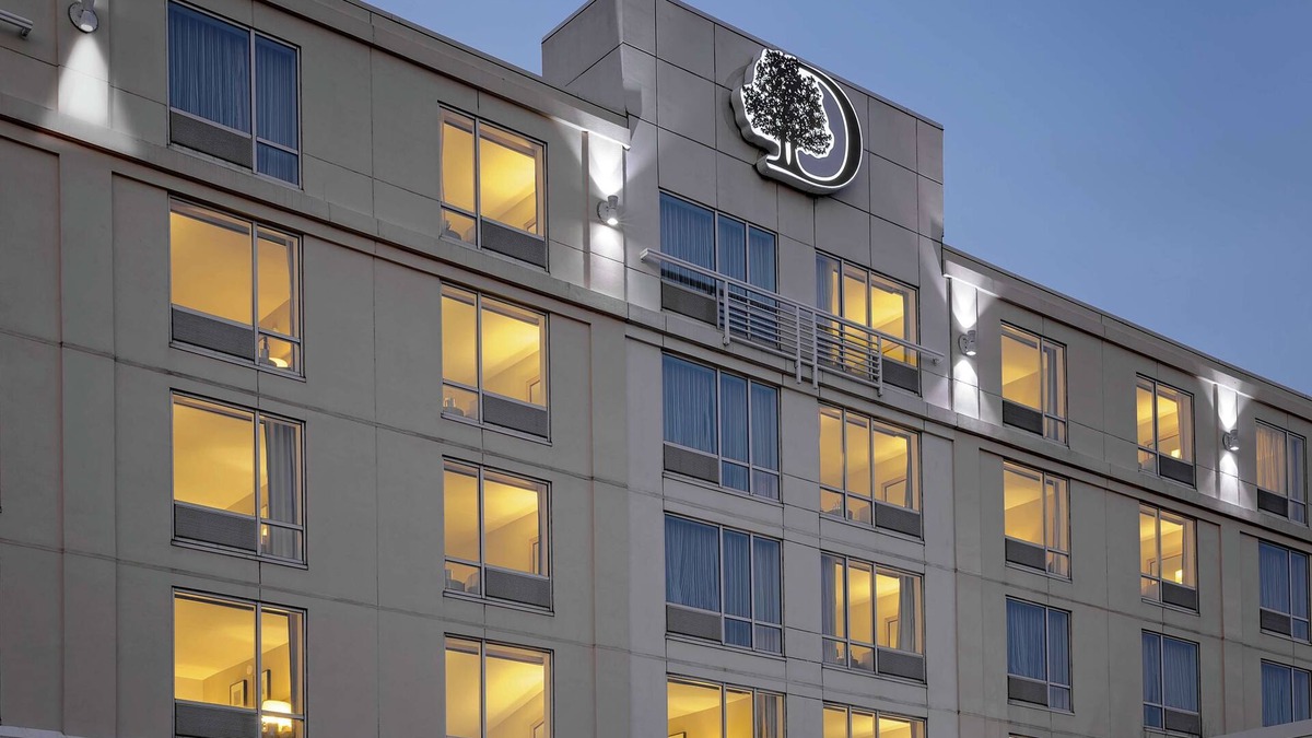 Dorchester Hotel | DoubleTree by Hilton Hotel Boston Bayside