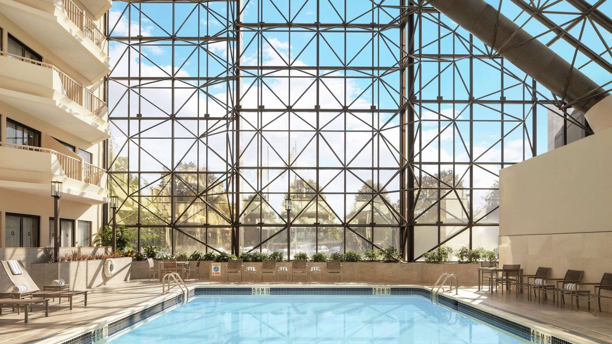 Newark Hotel | DoubleTree by Hilton Hotel Newark Airport