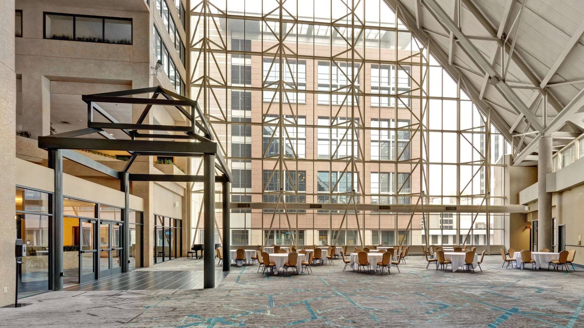 Core Hotel | DoubleTree by Hilton Hotel St. Paul Downtown