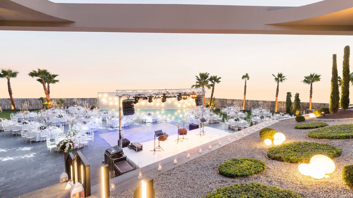 Karaoz Hotel | DoubleTree by Hilton Hotel Izmir Airport