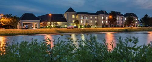 Wood Dale Hotel | DoubleTree by Hilton Hotel Chicago Wood Dale - Elk Grove
