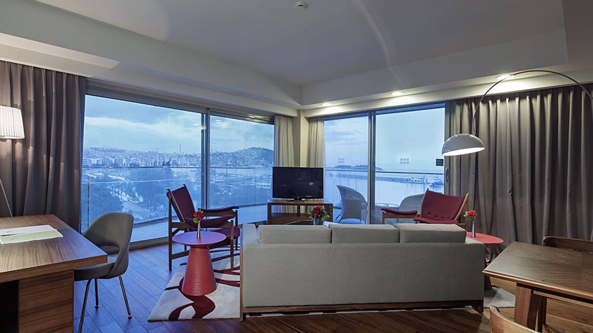 Kusadasi City Centre Hotel | Doubletree By Hilton Kusadasi - Special Class