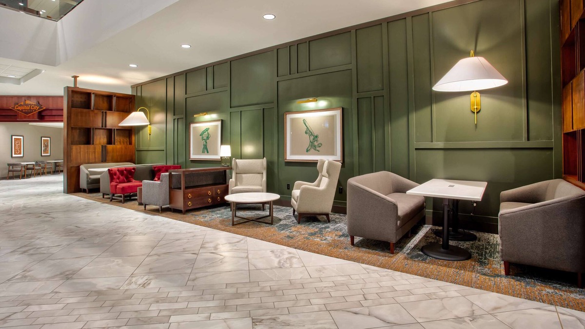 Downtown Hotel | DoubleTree by Hilton Lansing