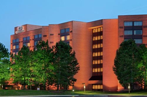 Naperville Hotel | DoubleTree by Hilton Lisle Naperville