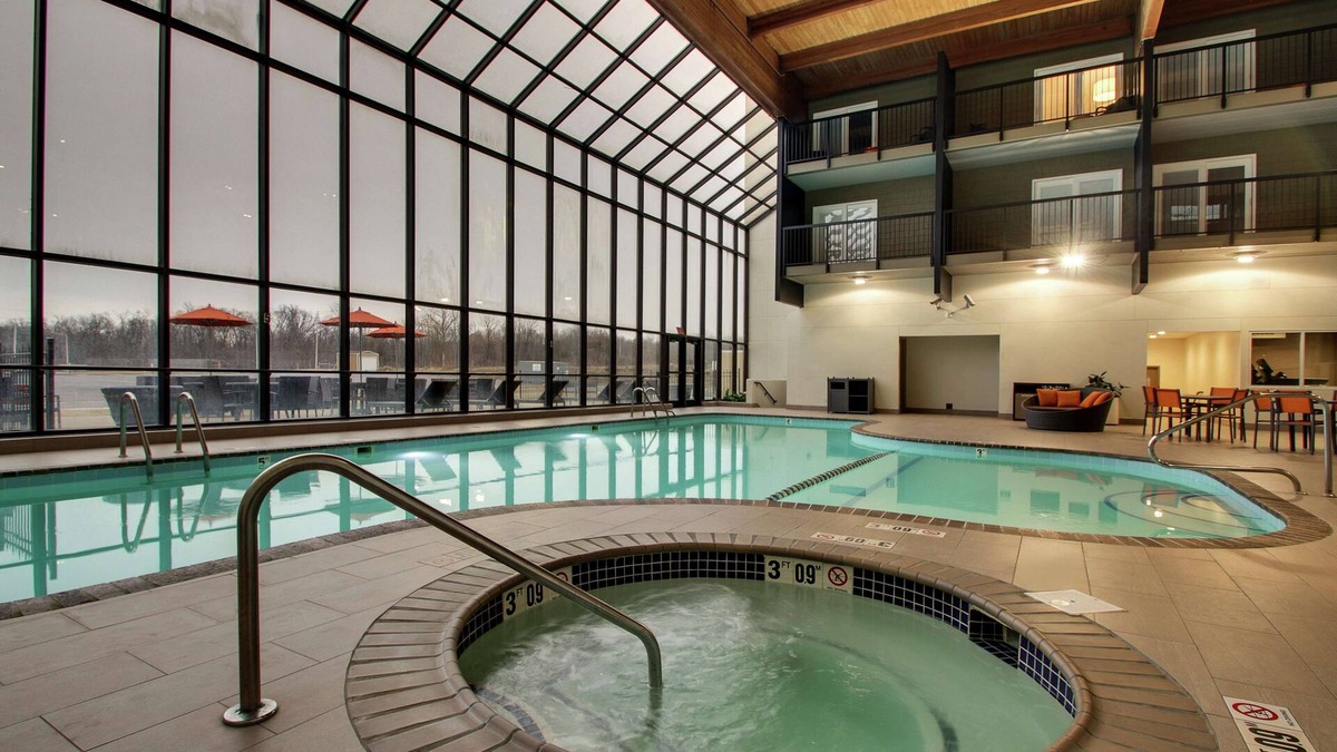 Mount Vernon Hotel | DoubleTree by Hilton Mt. Vernon
