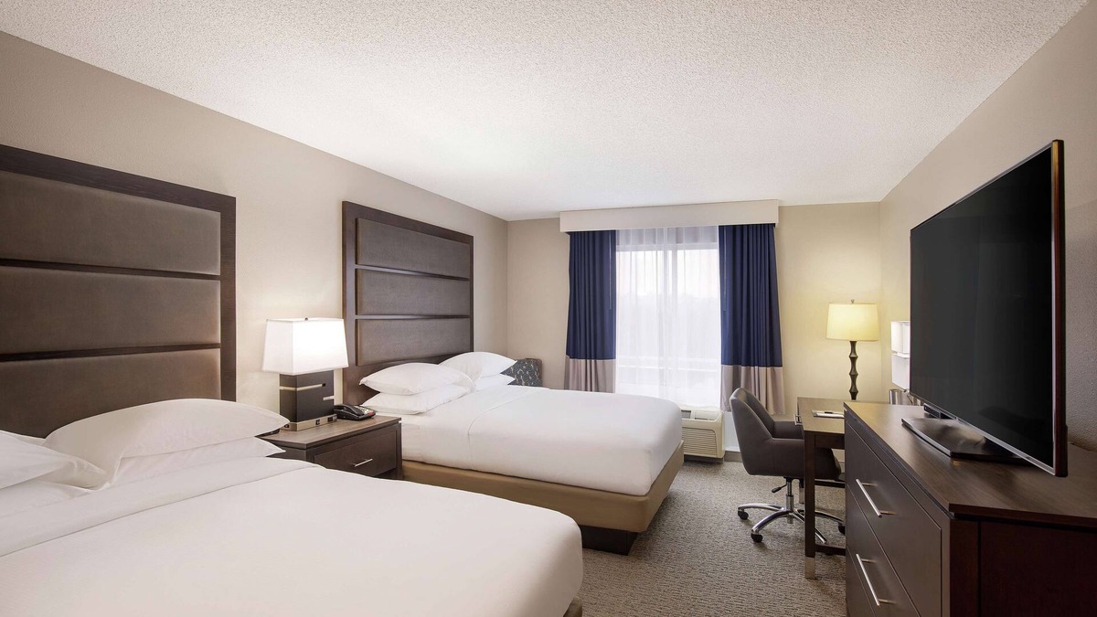 Sandston Hotel | DoubleTree by Hilton Richmond Airport