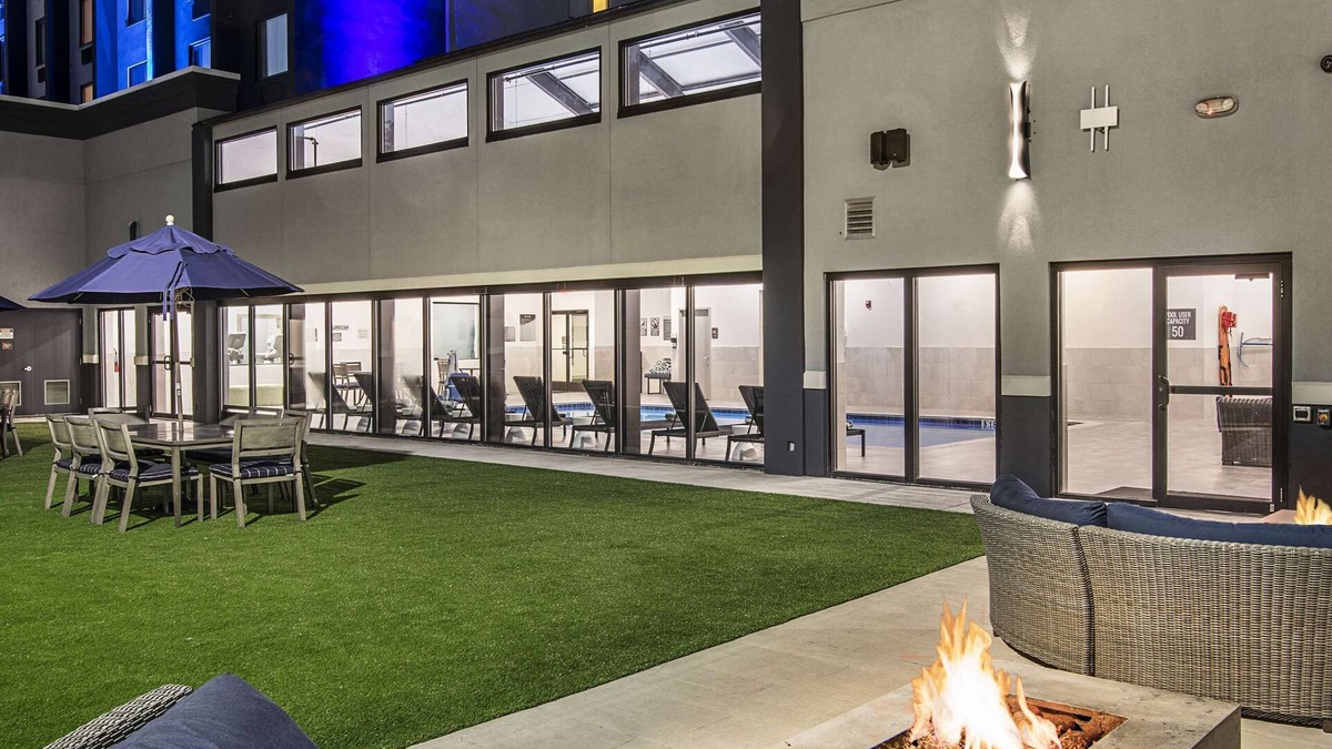 Cranbury Hotel | Doubletree by Hilton Monroe Township Cranbury