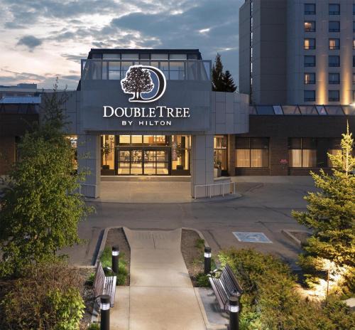 Jasper Place Hotel | DoubleTree by Hilton West Edmonton