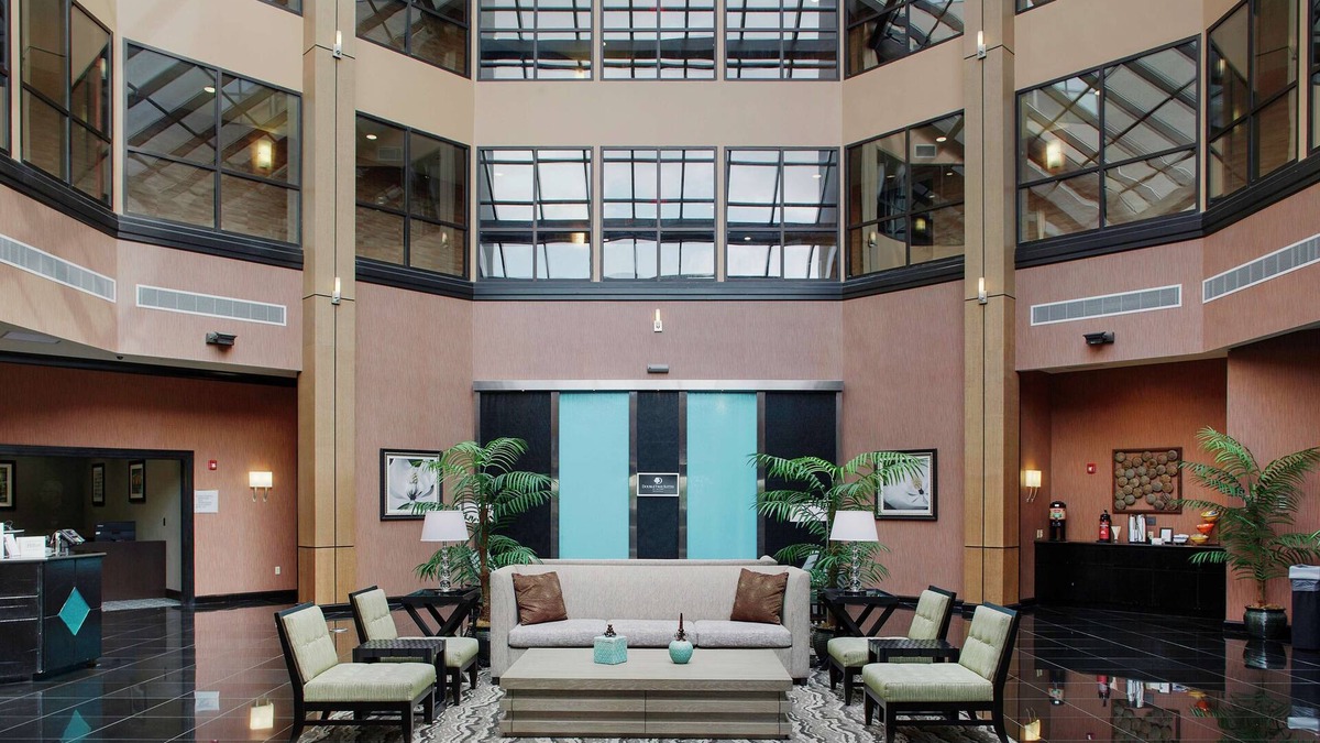Bentonville Hotel | DoubleTree Suites by Hilton Bentonville