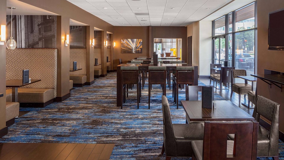 Downtown Minneapolis Hotel | DoubleTree Suites by Hilton Minneapolis Downtown