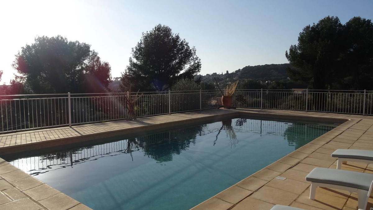 Sanary-sur-Mer Villa | Douce Parenthesis Sanaryenne. Classified 3 Stars