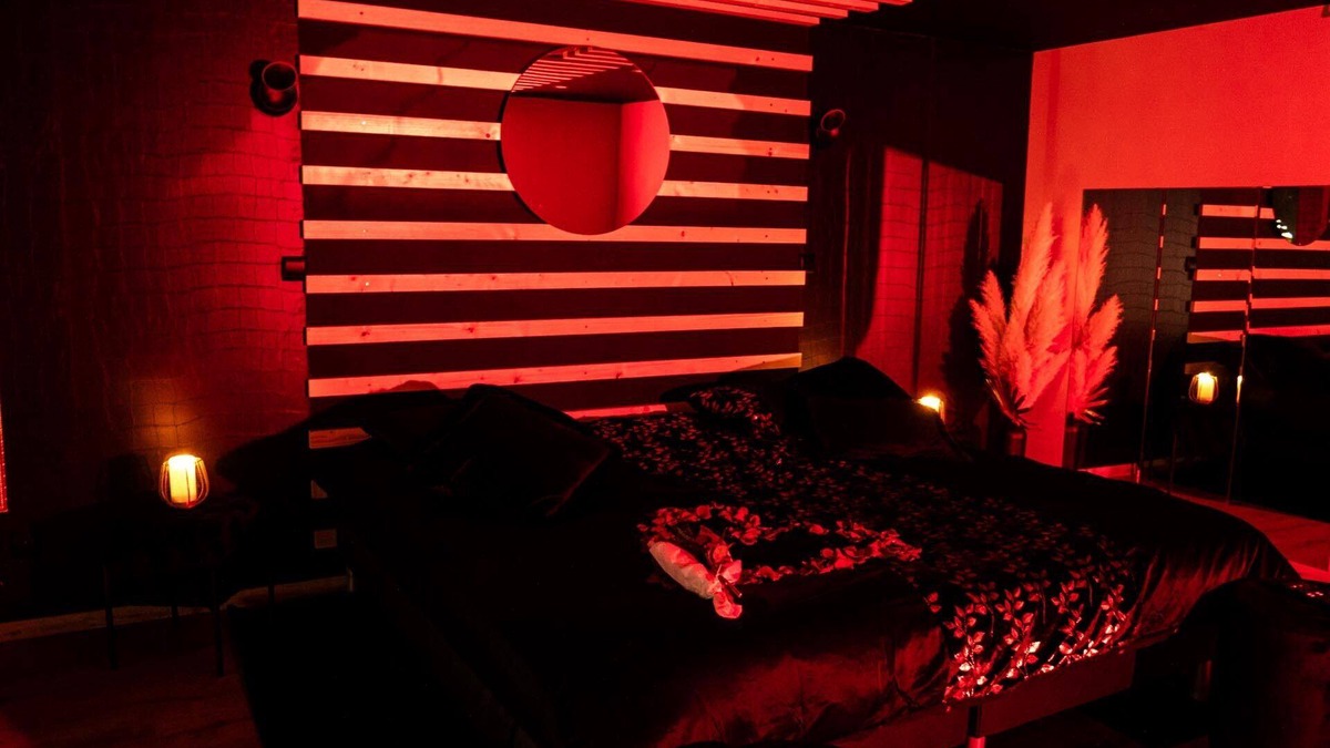 Charmes Apartment | Douceur du Charme - Love Room Chic et Luxueuse à Charmes