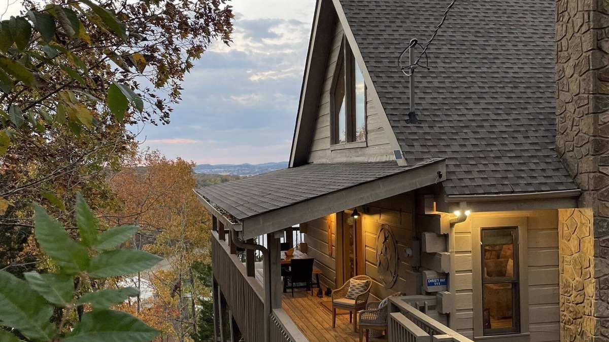 Sevierville Cabin | Douglas Lake Cabin | Near Pigeon Forge | Views | Hot Tub | Sleeps 6
