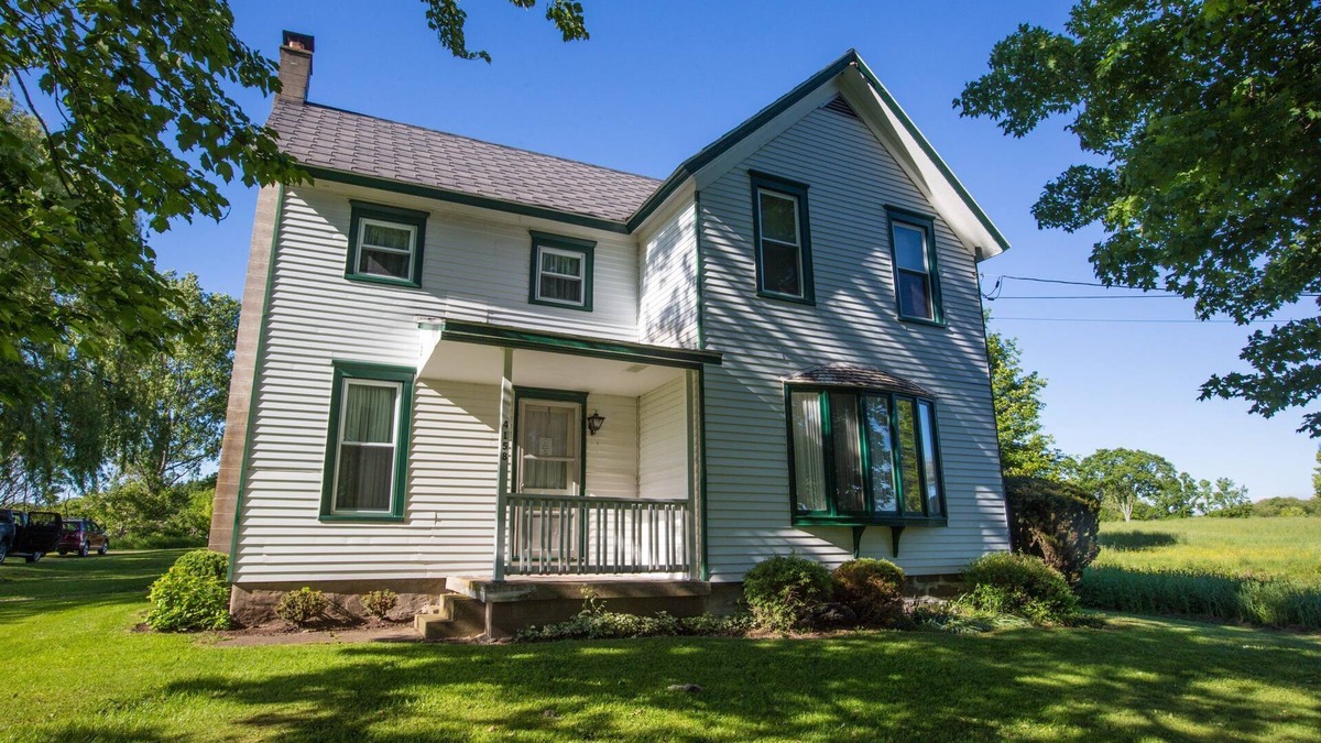 Pulaski Cabin | Douglaston Salmon Run - Manor Lodge