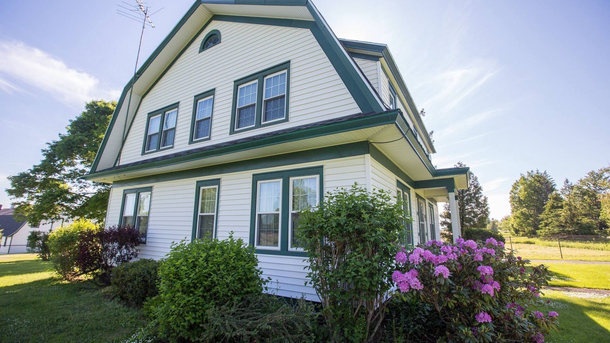 Pulaski Cabin | Douglaston Salmon Run - Salmon Run Lodge