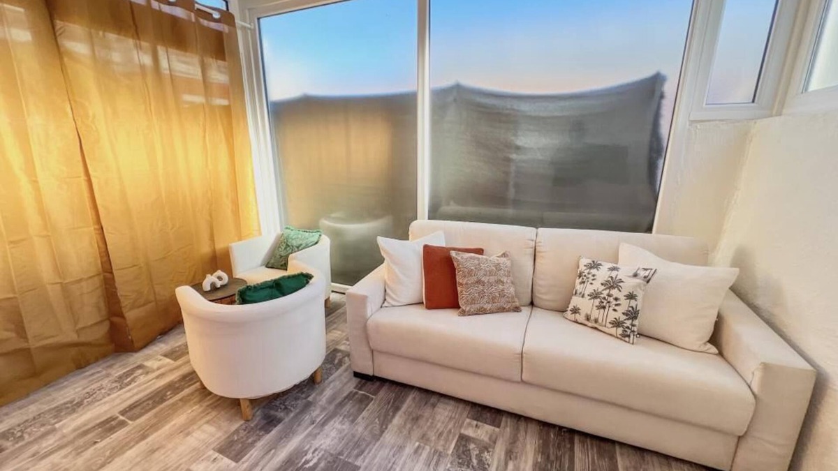 La Gare Apartment | Doux Pavillon - La Canopée: 8min walk from the station