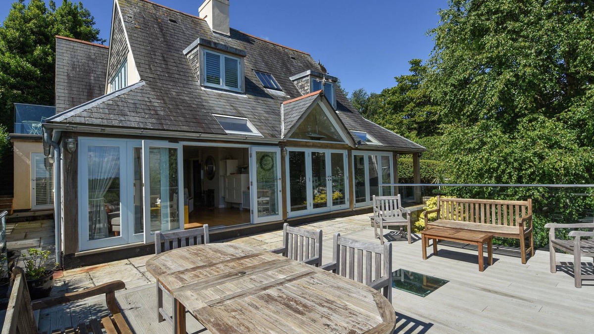 Dittisham Cottage | DOVE COTTAGE, family friendly, luxury holiday cottage in Dittisham