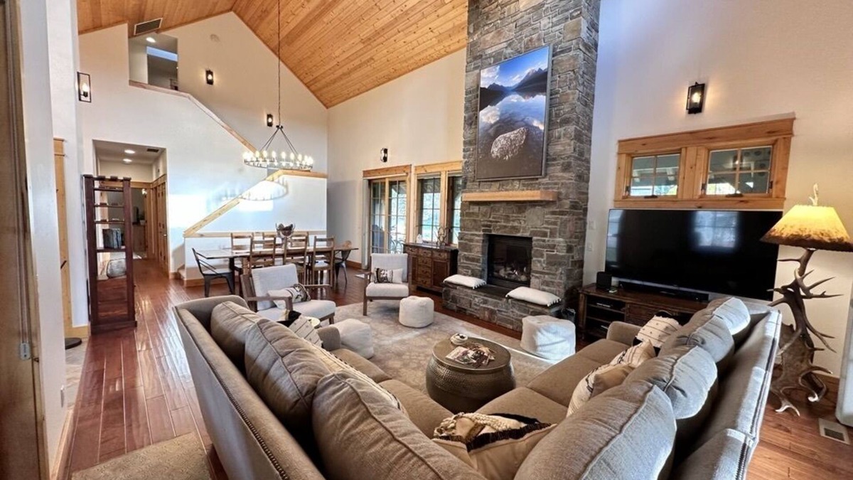 Dover Bay House | Dover Bay Cabin Idyllic Luxury in the Heart of Idaho's Mountain Lake Wonderland