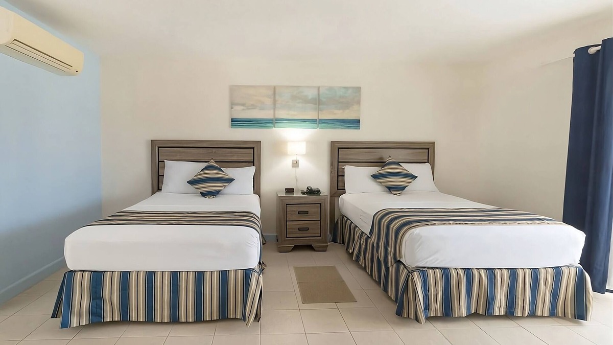 St. Lawrence Gap Apartment | Dover Beach and Turtle Beach Tour! 4 Kid-friendly Units w/Balcony! FREE Parking