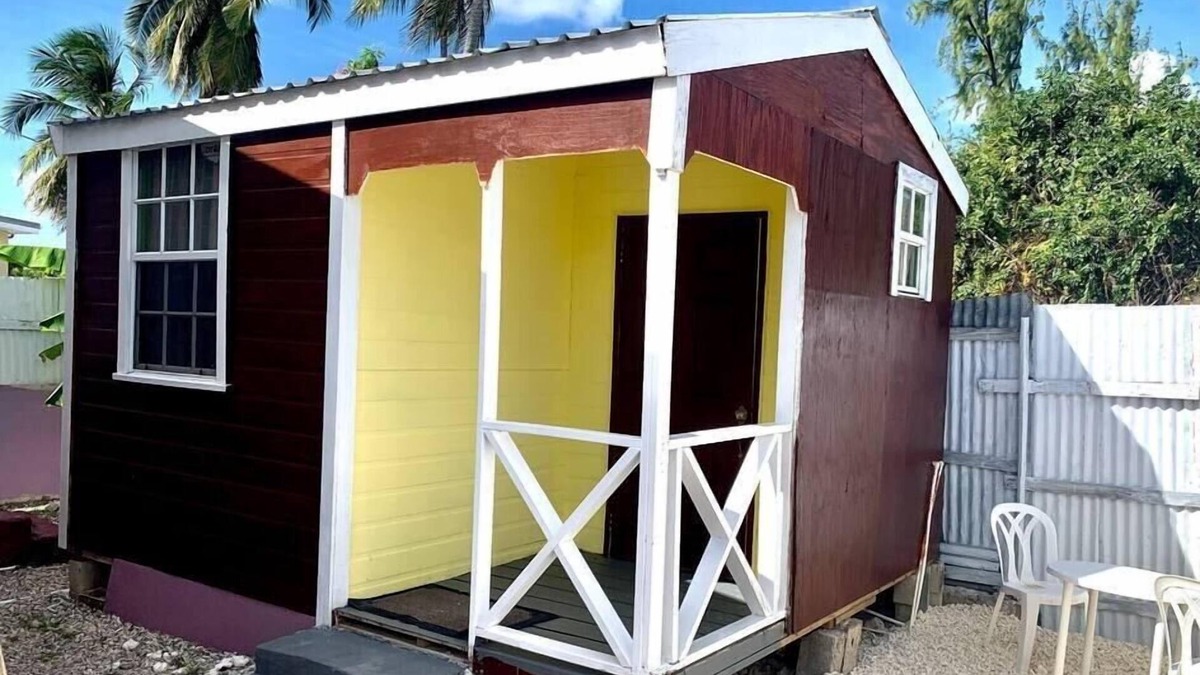 Dover House | Dover Beach Tiny House w kitchen