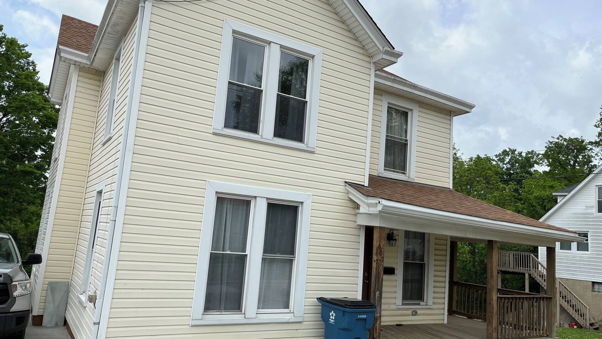 Williamstown House | Down on Main Street is less than 10 mins from The Ark Encounter