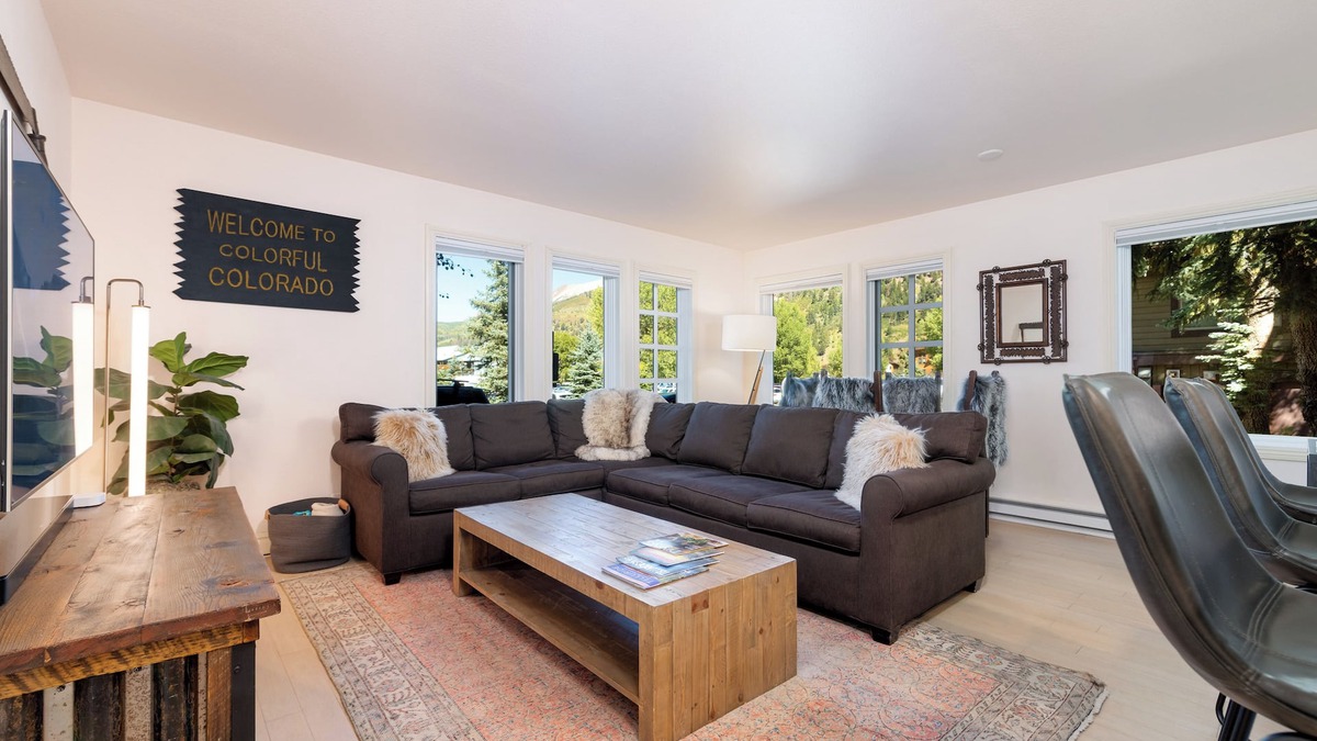 Telluride Condo | Down town Telluride with Pool, Hot Tub, Parking and breathtaking views!