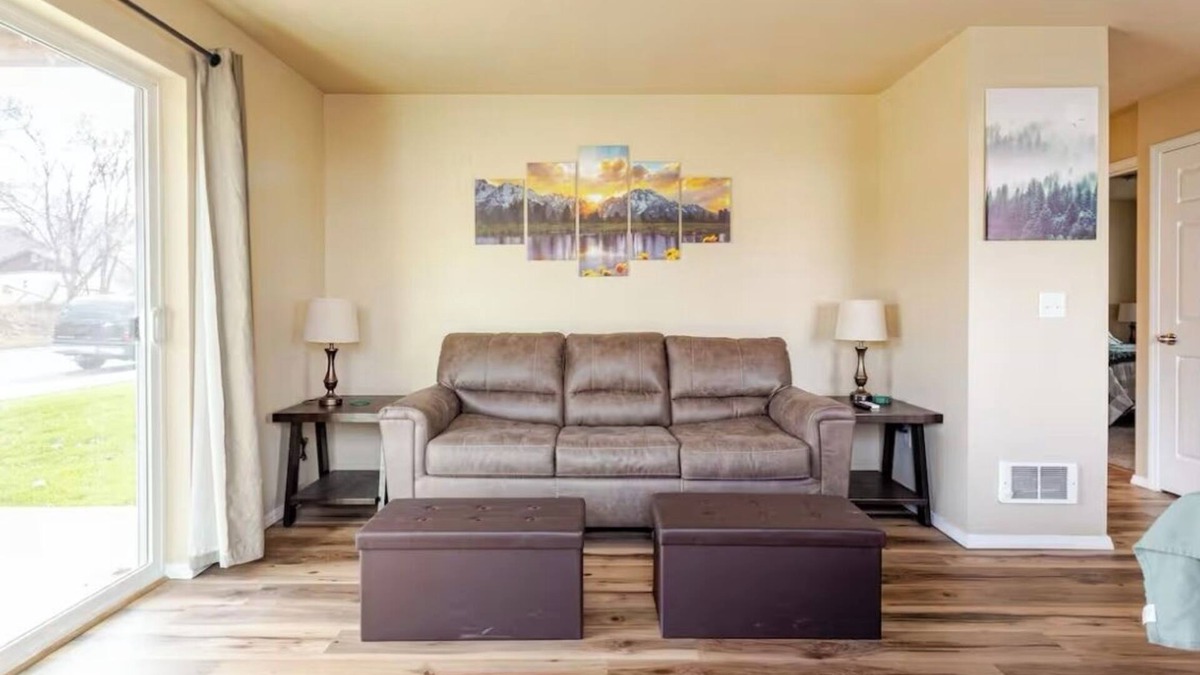 Franklin to the Fort Apartment | Downstairs Neighbor Retreat in the middle of Missoula